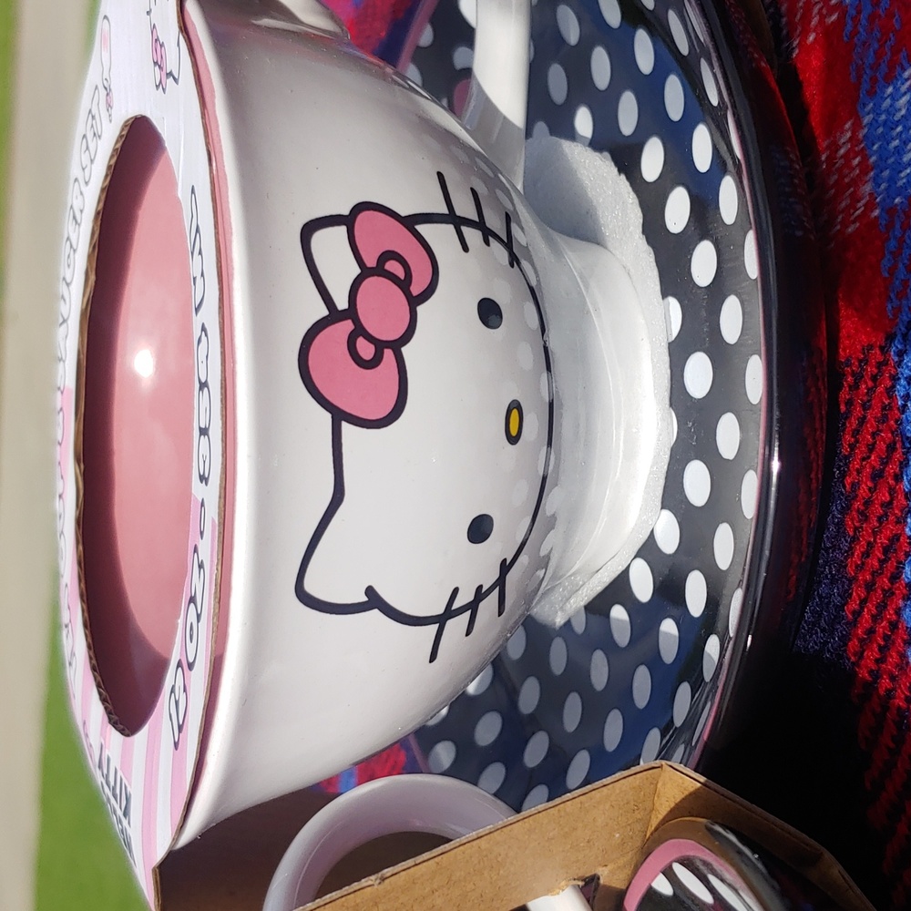 💓Hello Kitty 12oz Precious Tea Cup & Saucer Set 🌺☕